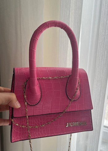 Parlak Pembe Yılan Desenli Zincir Detaylı Deri Çanta