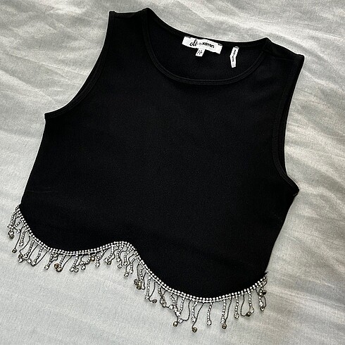 koton taşlı crop üst