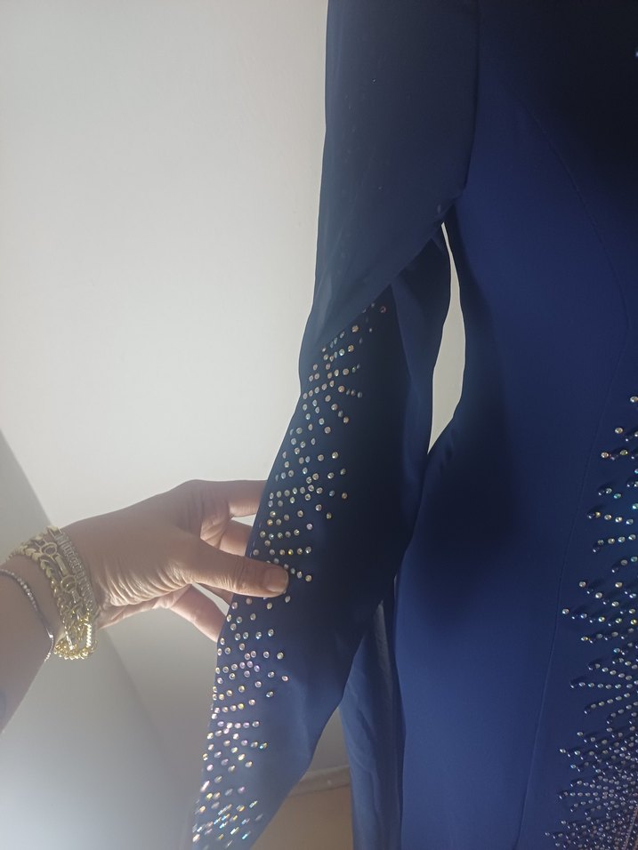 Kapanan abiye magzasının etiketli urunleri SIFIR ÜRÜN - Görsel 3