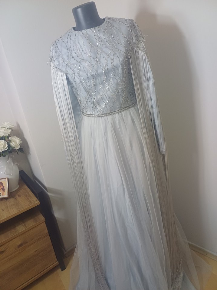 Kapanan abiye magzasının etiketli urunleri SIFIR ÜRÜN - Görsel 3