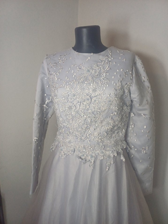 Kapanan abiye magzasının etiketli urunleri SIFIR ÜRÜN - Görsel 2