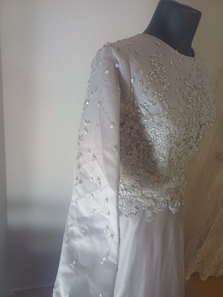 Kapanan abiye magzasının etiketli urunleri SIFIR ÜRÜN - Görsel 3