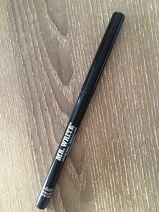 The Balm Mr. White Eyeliner Diamonds Black 