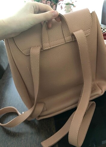 Pembe sırt çantası 
