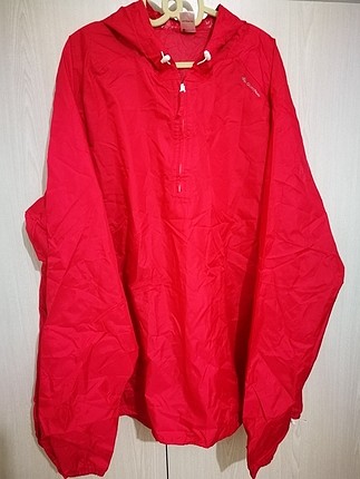 decathlon mavi ve pembe yagmurluk