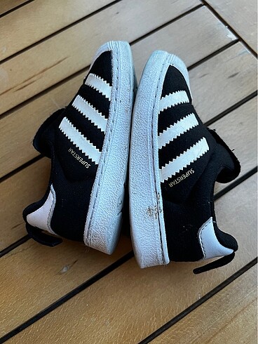 Adidas ilk adım ayakkabısı