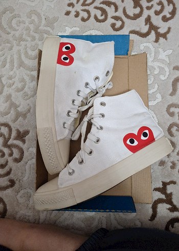 Converse Beyaz Kadın Spor Ayakkabı Kalp Desenli