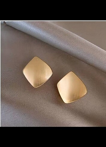 Gold küpe