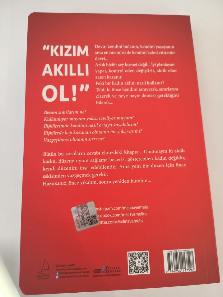 Akıllı Kadının Başucu Kitabı - Melis Bozkurt - Görsel 3
