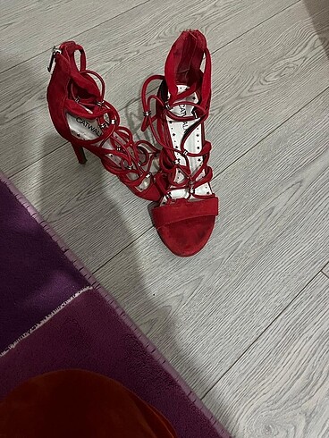 s Beden bordo Renk Koyu kırmızı elbise 36 beden ayakkabı 37