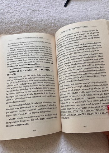 Beden Renk Neysen Onu Çekersin - Kuantum Tezahür Kitabı