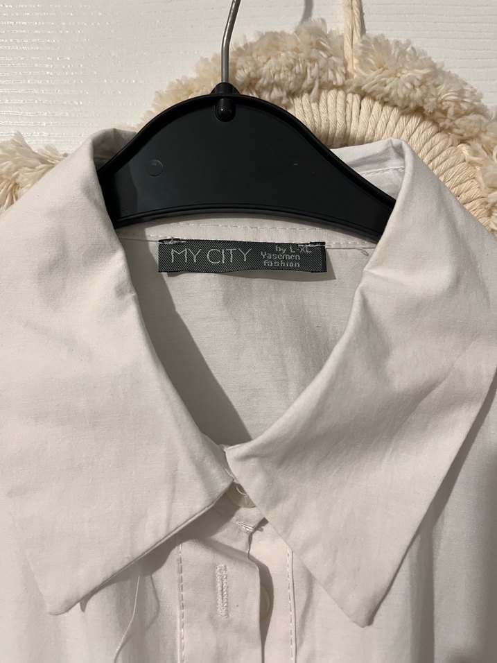 Nakışlı ve Kot Detaylı Gri Beyaz Kadın Gömlek - Görsel 3