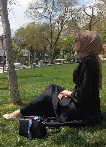 l Beden SİYAH ELBİSE TESETTÜR 