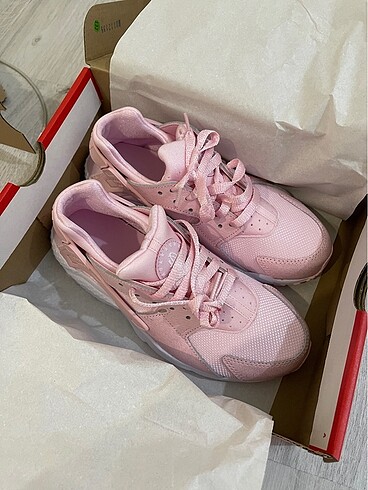 36,5 Beden pembe Renk Nike ayakkabı