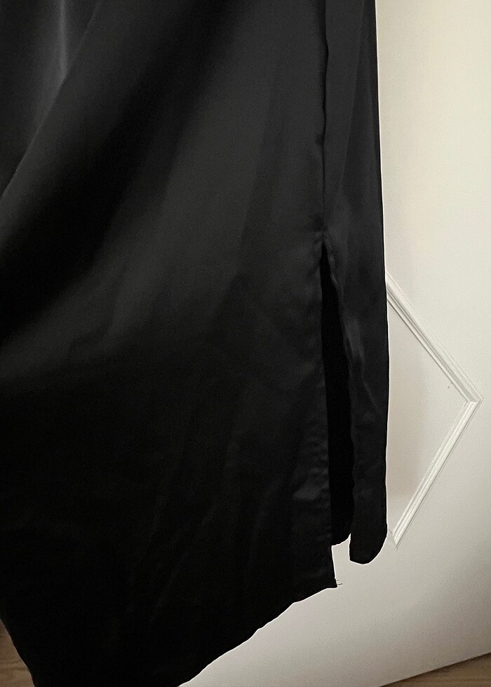 Yırtmaçlı Saten Abiye - Görsel 4