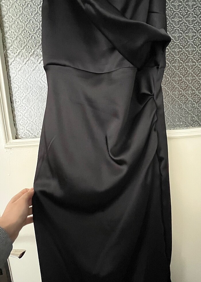 Yırtmaçlı Saten Abiye - Görsel 2