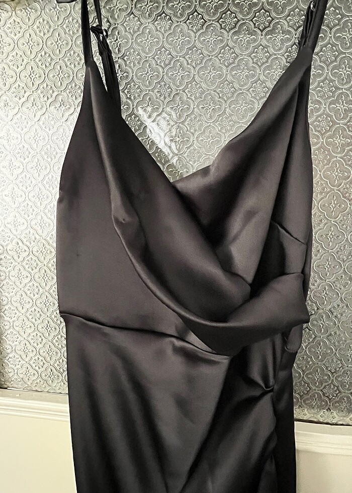 Yırtmaçlı Saten Abiye - Görsel 3