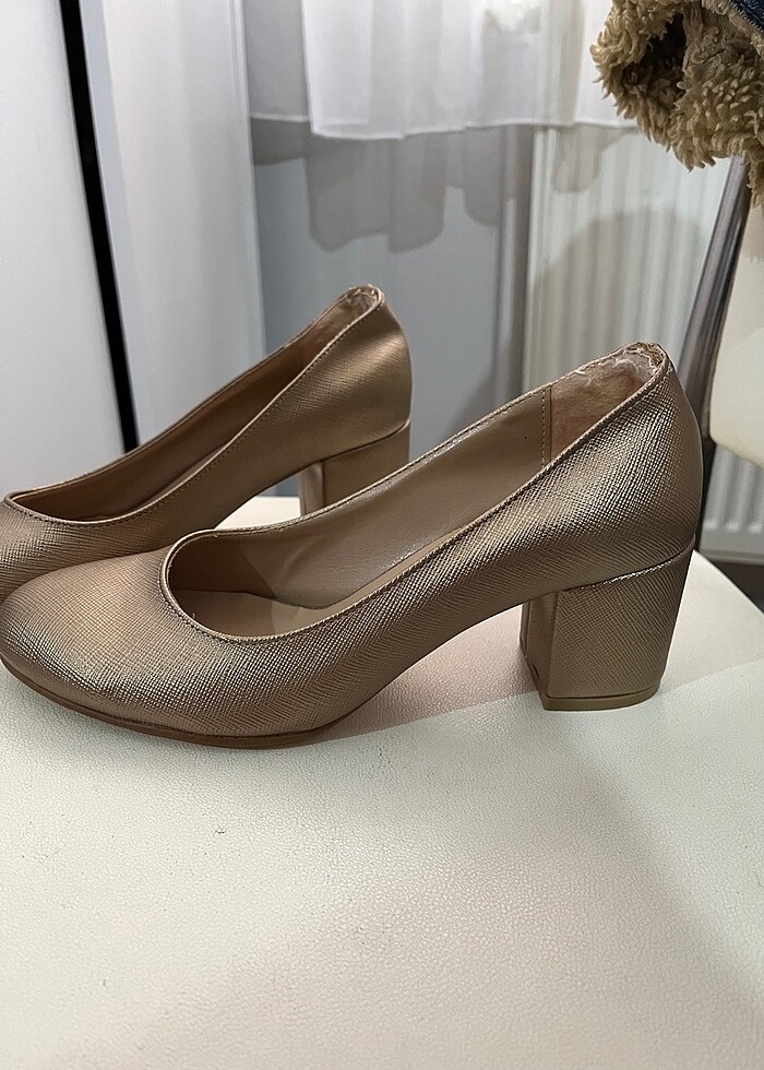 Topuklu ayakkabı - Görsel 3