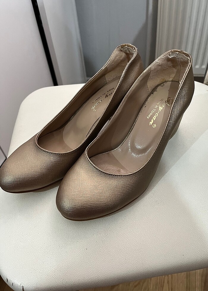 Topuklu ayakkabı - Görsel 2