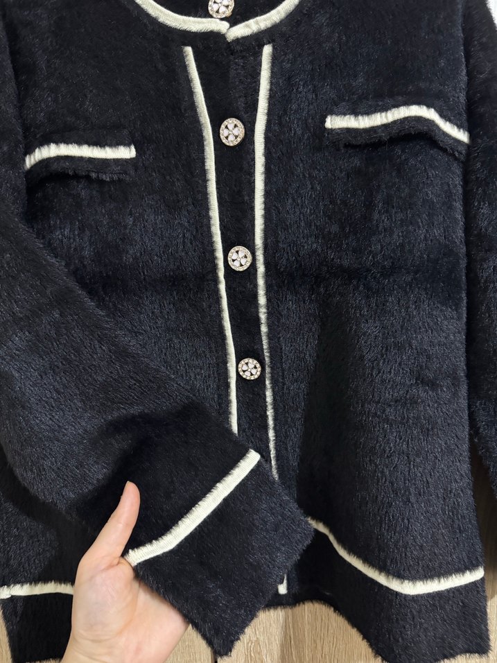 Düğmeli Siyah Kadın Hırka - Görsel 2