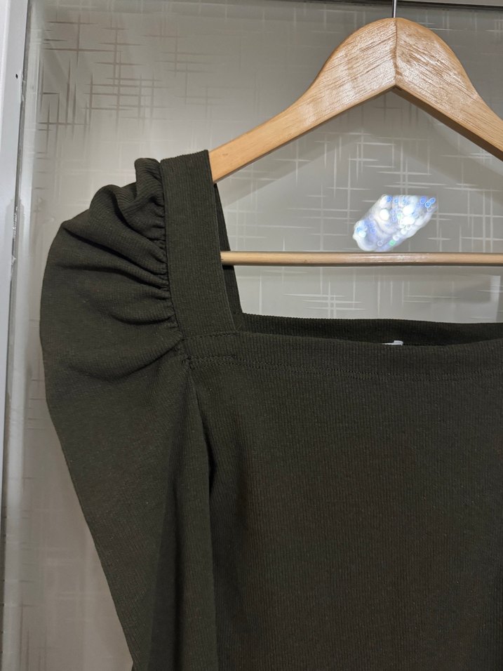 Uzun Kollu Haki Yeşil Drapeli Kadın Bluz - Görsel 2