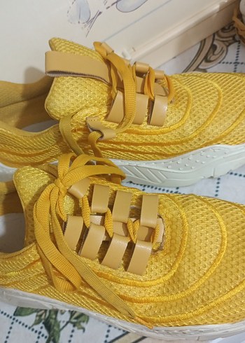 39 Beden sarı Renk Sarı Yılan Desenli Kadın Spor Ayakkabı