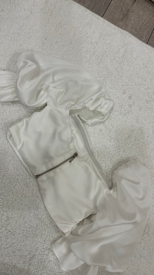 Beyaz Drapeli Crop Bluz - Görsel 3