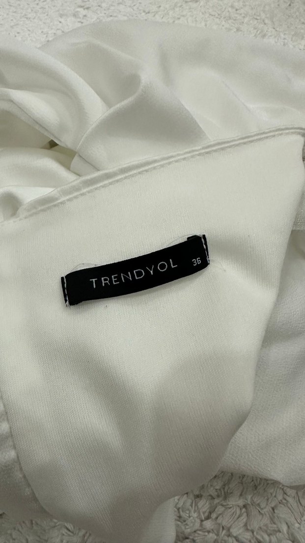 Beyaz Drapeli Crop Bluz - Görsel 4