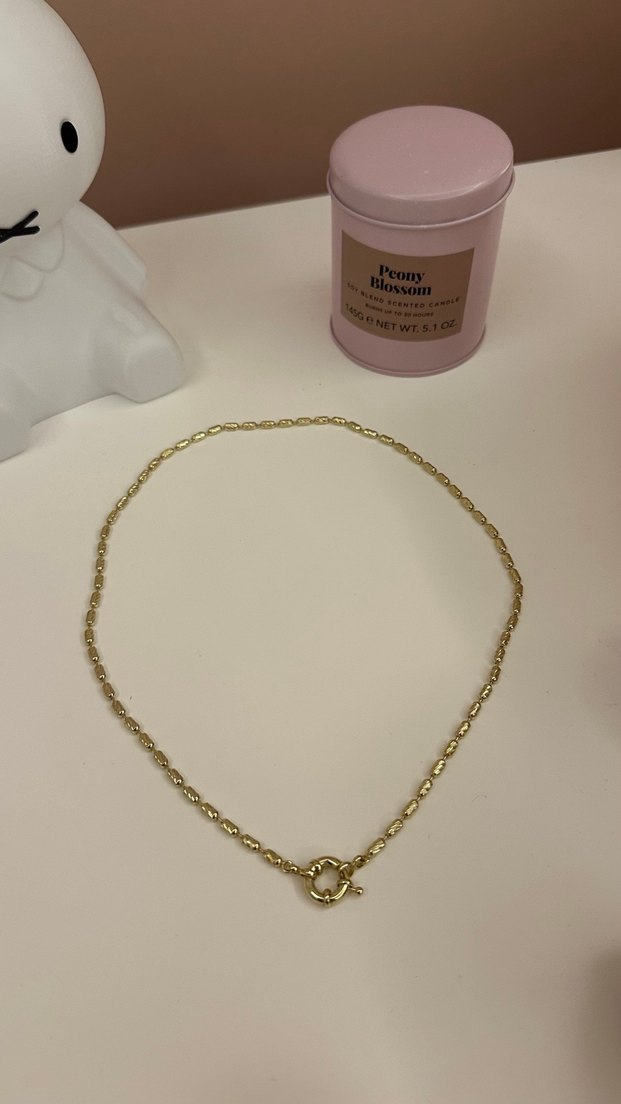 Zincir Detaylı Altın Rengi Kadın Kolye - Görsel 2