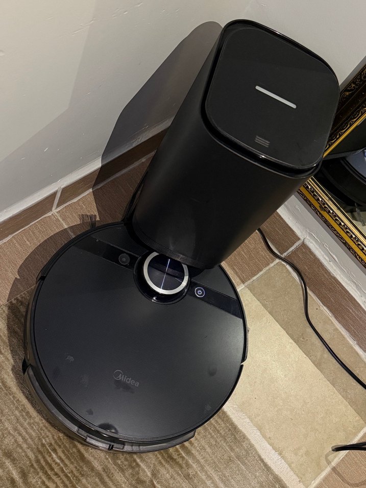 Midea Siyah Akıllı Robot Süpürge - Görsel 2