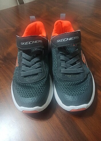 32 Beden Skechers spor ayakkabı 