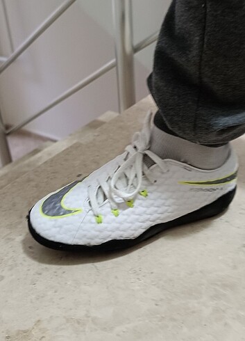 Nike Nike beyaz halısaha ayakkabisi 