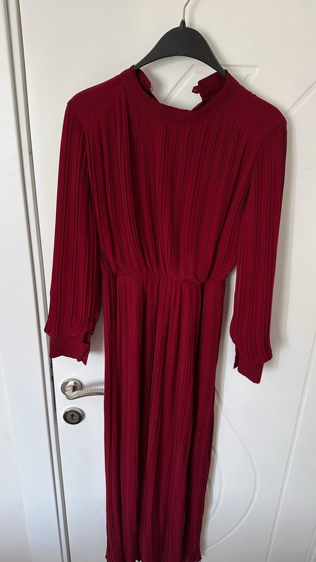 Bordo Uzun Piliseli Elbise - Görsel 3