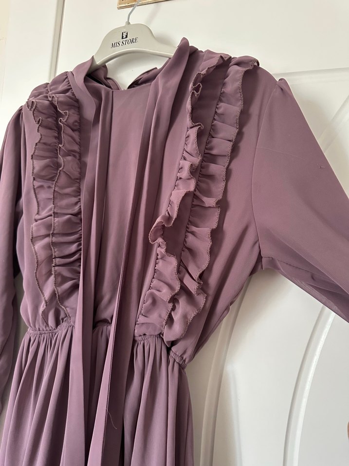 Mor Uzun Kollu Fırfırlı Uzun Elbise - Görsel 3