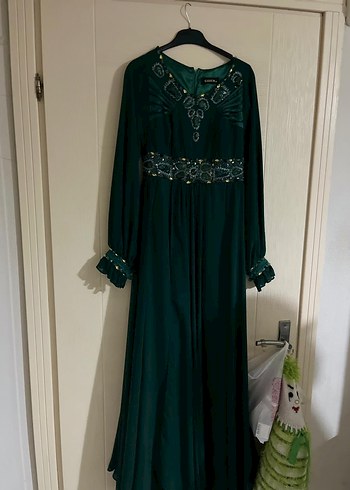 Yeşil İşlemeli Uzun Kadın Elbisesi - Görsel 2