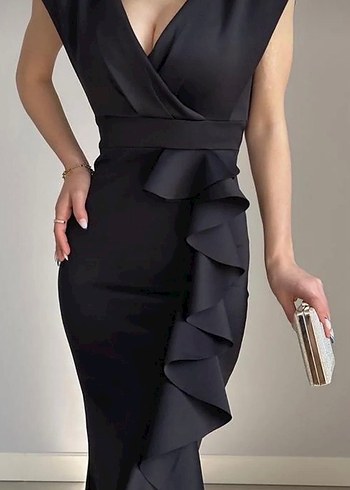 Siyah Kruvaze Yaka Volanlı Yırtmaç Scuba Kumaş Balık Abiye - Görsel 2