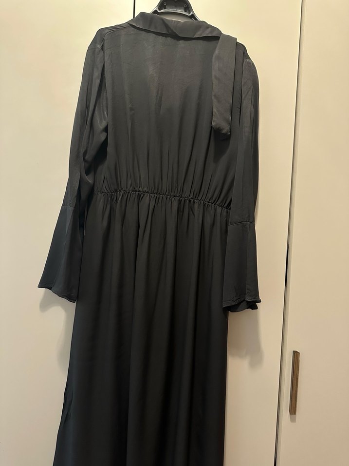 Siyah Uzun Pileli Elbise - Görsel 2