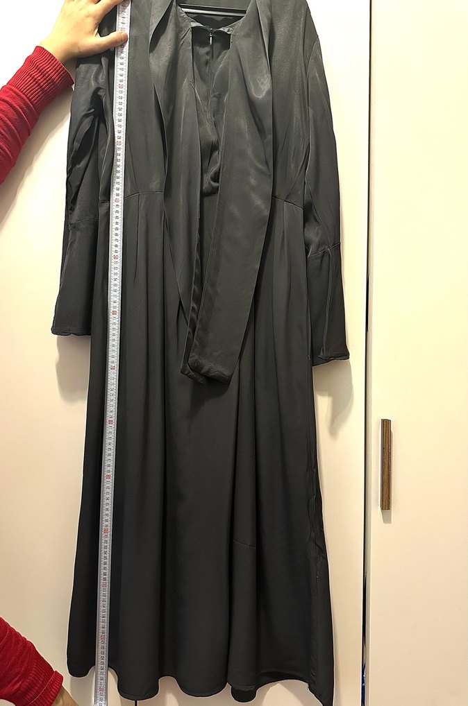 Siyah Uzun Pileli Elbise - Görsel 3