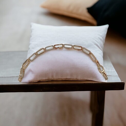 Taşla dikdörtgen zincir şekilli rose gold bileklik