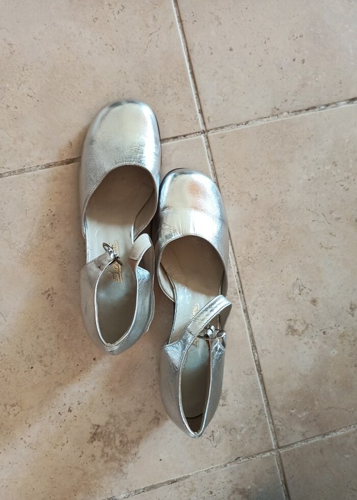 Kız çocuk Babet aliminyum renk 35 numara topuklu - Görsel 2