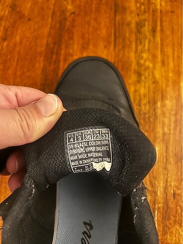 36 Beden siyah Renk Orjinal skechers az kullanılmış