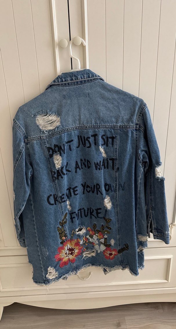 Nakışlı Düğmeli Mavi Kadın Denim Ceket - Görsel 2