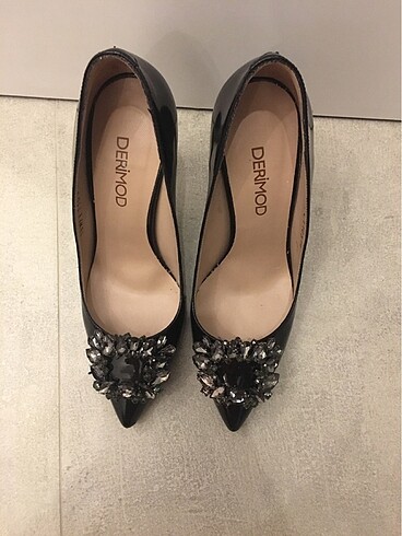 Derimod Derimod taşlı rugan stiletto