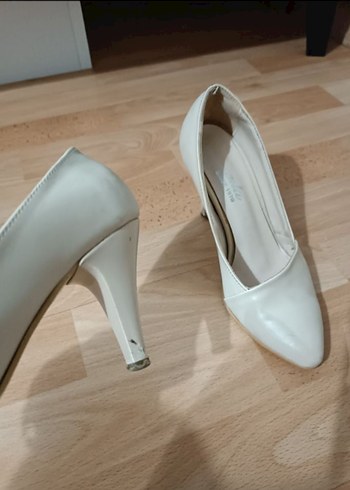 Beyaz Bağcıklı Stiletto Topuklu Kadın Ayakkabı - Görsel 3
