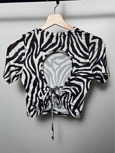Diğer Zebra desenli, sırt dekolteli bluz