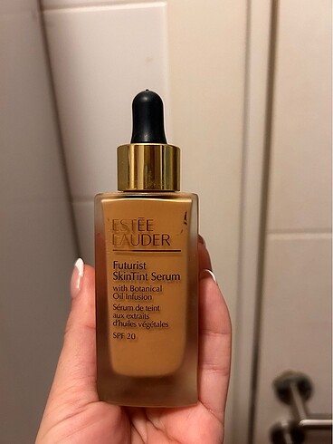Estée Lauder Futurist SkinTint Serum Fondöten