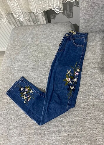 Mavi Jeans Çiçekli kot pantolon likralı yüksel bel 