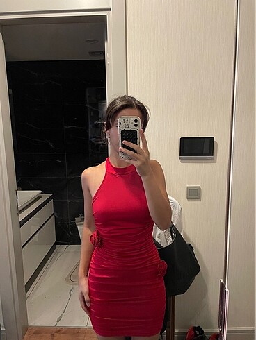 Kırmızı mini elbise