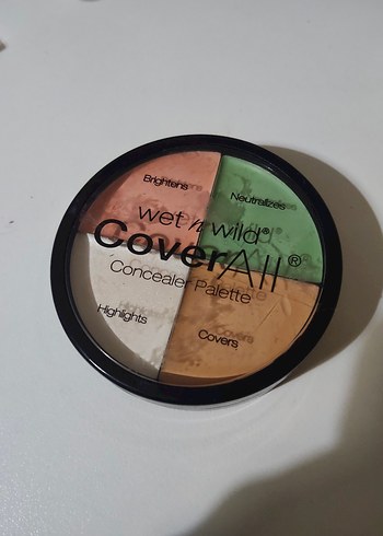 Wet n Wild Çok Renkli Kapatıcı Paleti