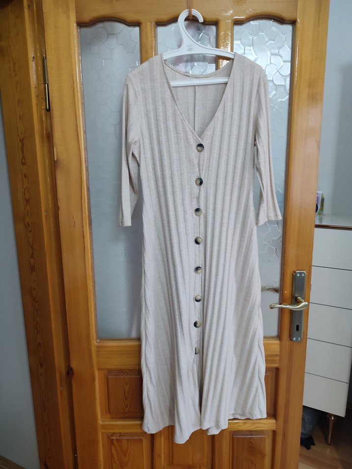 Bej V Yaka Triko Midi Elbise - Görsel 3